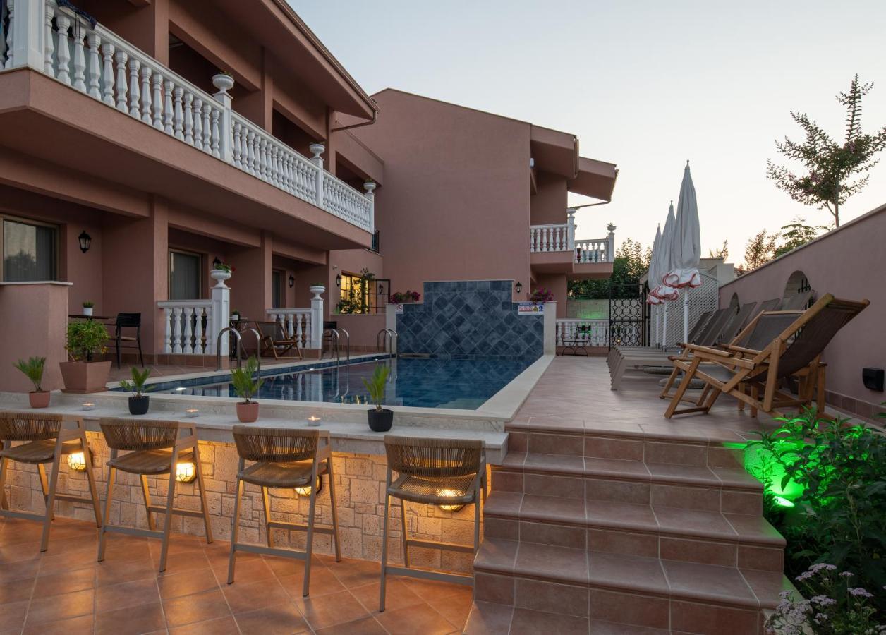 Kseynasa Suites Nikiti  Exterior foto